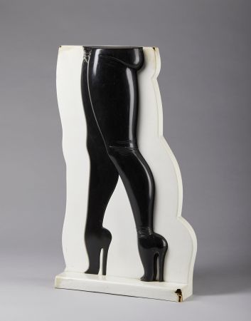 Keine Technische Jones - Allen Jones (1937) - Legs - sculpture in resin - 1937