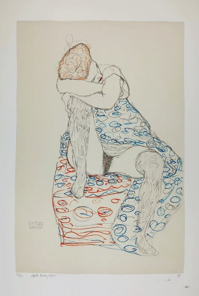 Lithographie Klimt - La  fille aux bas de soie assise sur le tabouret, 1910 / Sitzende mit gerafftem Rock / Seated Female Semi-Nude in Patterned Dress, Her Head Resting on Her Right Knee