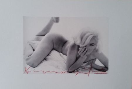 Fotografie Stern - Marilyn Baby on the bed