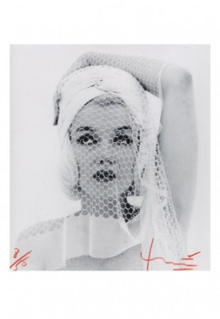 Multiple Stern - Marilyn looking up in the wedding veil