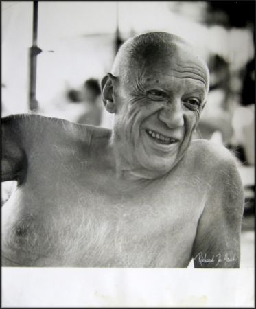 Fotografie Picasso - Portrait of the artist smiling 