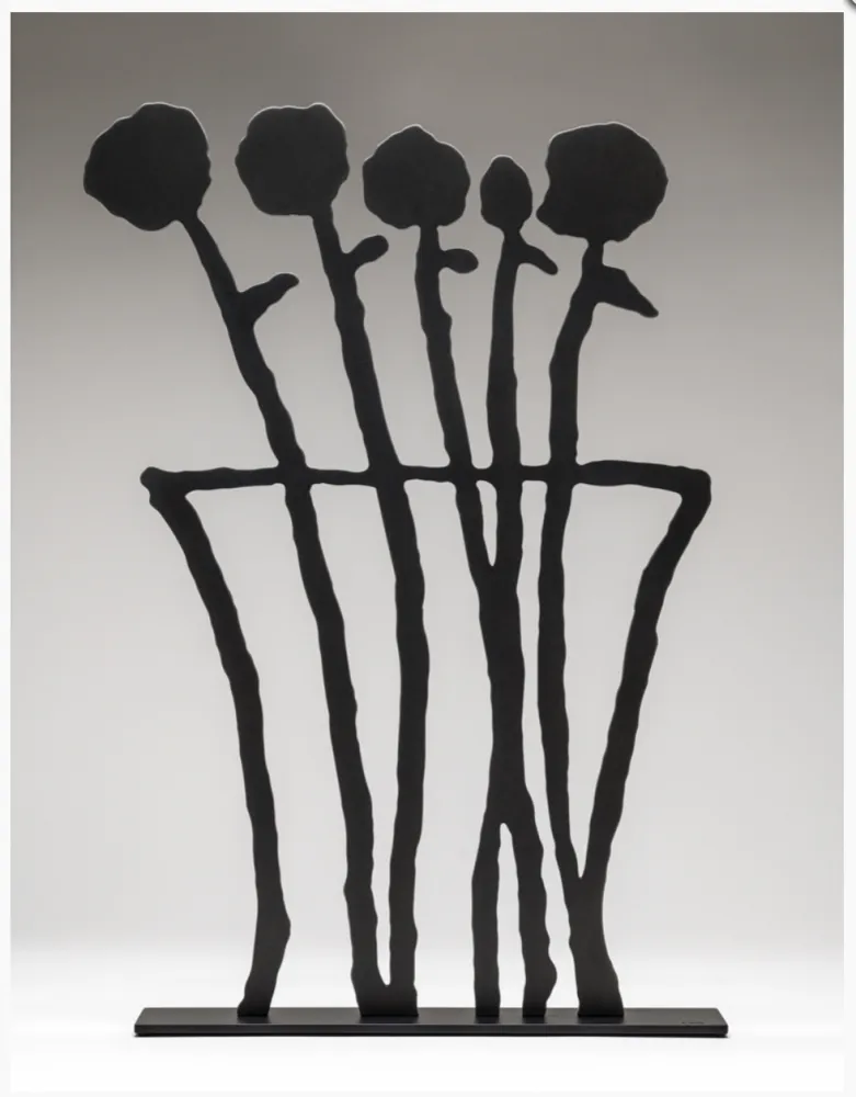 Keine Technische Baechler - Black Flowers Sculpture