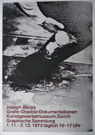 Siebdruck Beuys - „Joseph Beuys. Grafik-Objekte-Dokumentationen. Kunstgewerbemuseum Zürich. Graphische Sammlung. 1.11.-  2.12.1973 täglich 10-17 Uhr“.