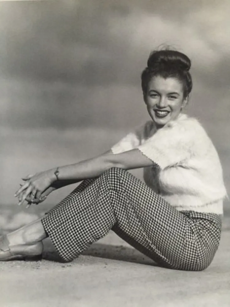 Fotografie De Dienes  - Marilyn nineteen (1945)