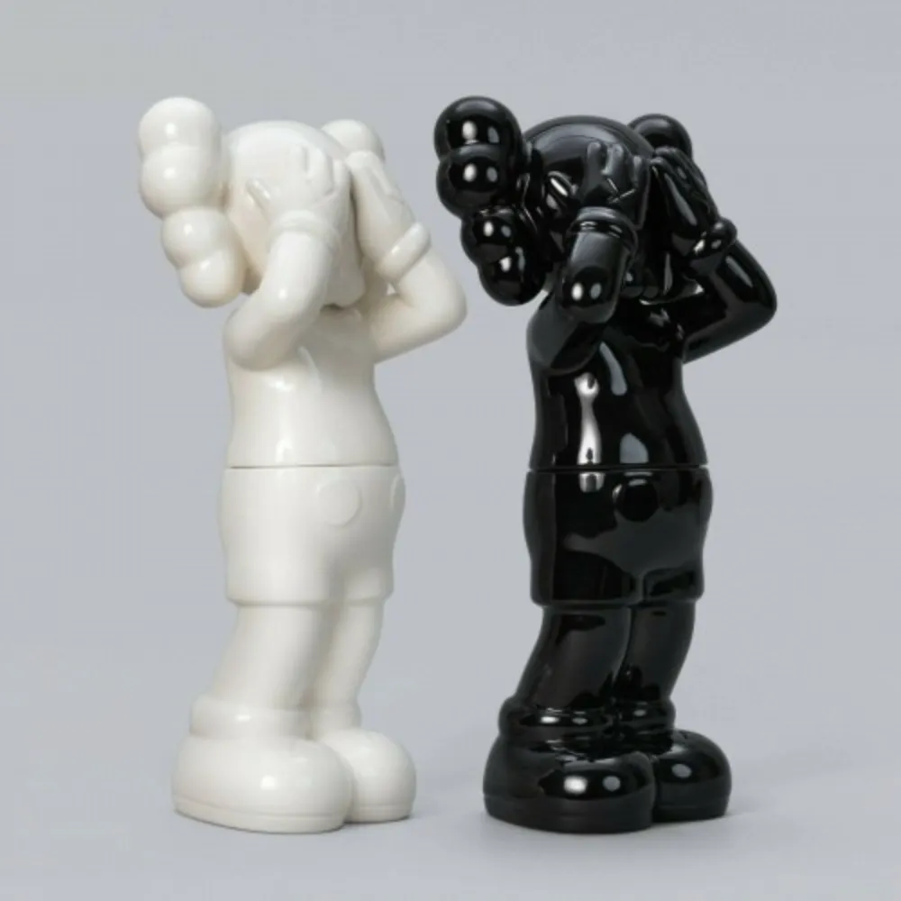 Keramik Kaws - Holiday UK (set of two)