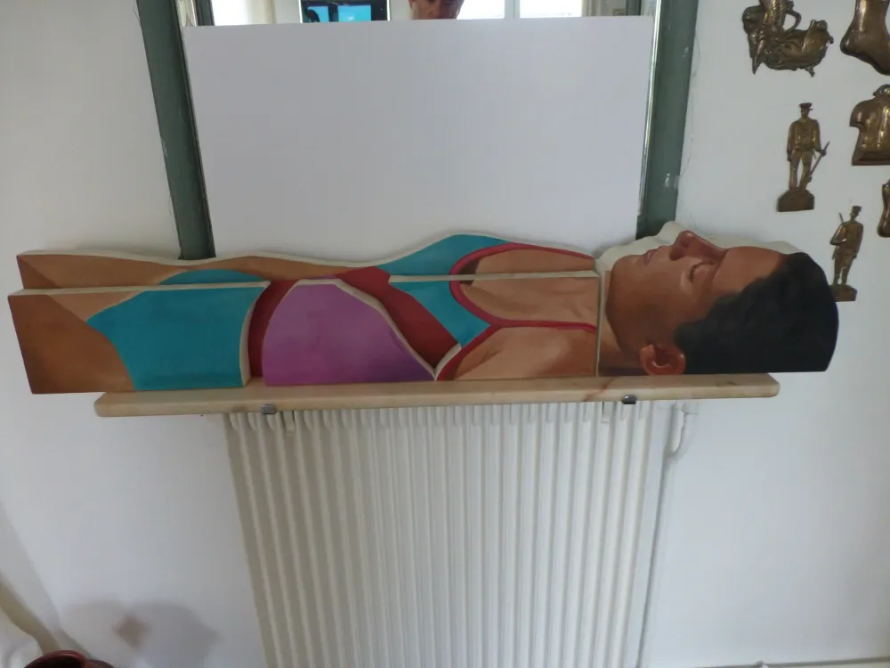 Keine Technische Maddox - Femme allongée en maillot une pièce 